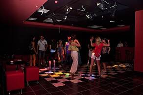 Mg White Lilyum Hotel