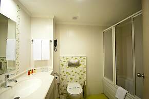 Mg White Lilyum Hotel