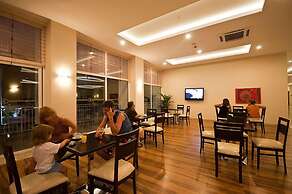 Mg White Lilyum Hotel