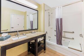 La Quinta Inn & Suites by Wyndham Carlsbad