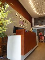 White Residence Hotel & Apartment