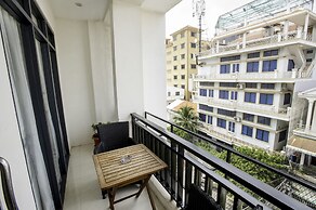 White Residence Hotel & Apartment