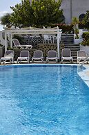 Nissos Thira Hotel