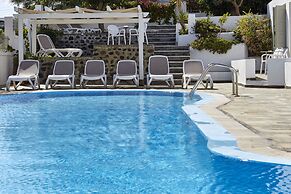 Nissos Thira Hotel