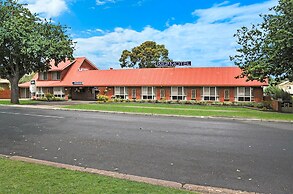 AAt 28 Goldsmith Motel