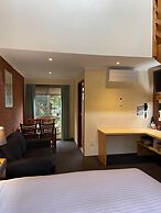 AAt 28 Goldsmith Motel