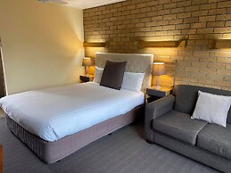 AAt 28 Goldsmith Motel