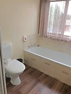 AAt 28 Goldsmith Motel