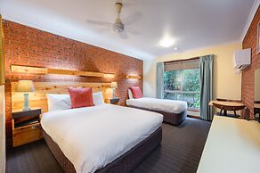 AAt 28 Goldsmith Motel