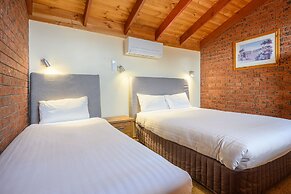 AAt 28 Goldsmith Motel