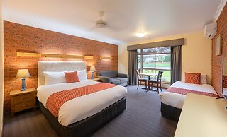 AAt 28 Goldsmith Motel