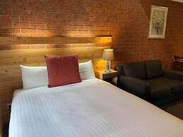 AAt 28 Goldsmith Motel