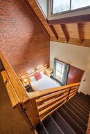 AAt 28 Goldsmith Motel