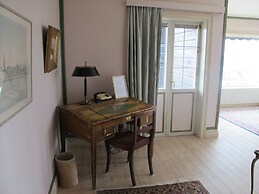 Green Hotel