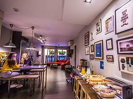 Don Moustache Hostel