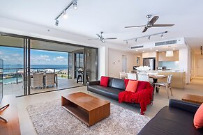 Darwin Waterfront Luxury Suites