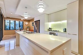 Darwin Waterfront Luxury Suites