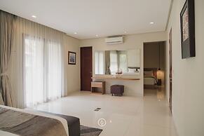 BreezeBlows City View 5BR with Pool + Familly Room