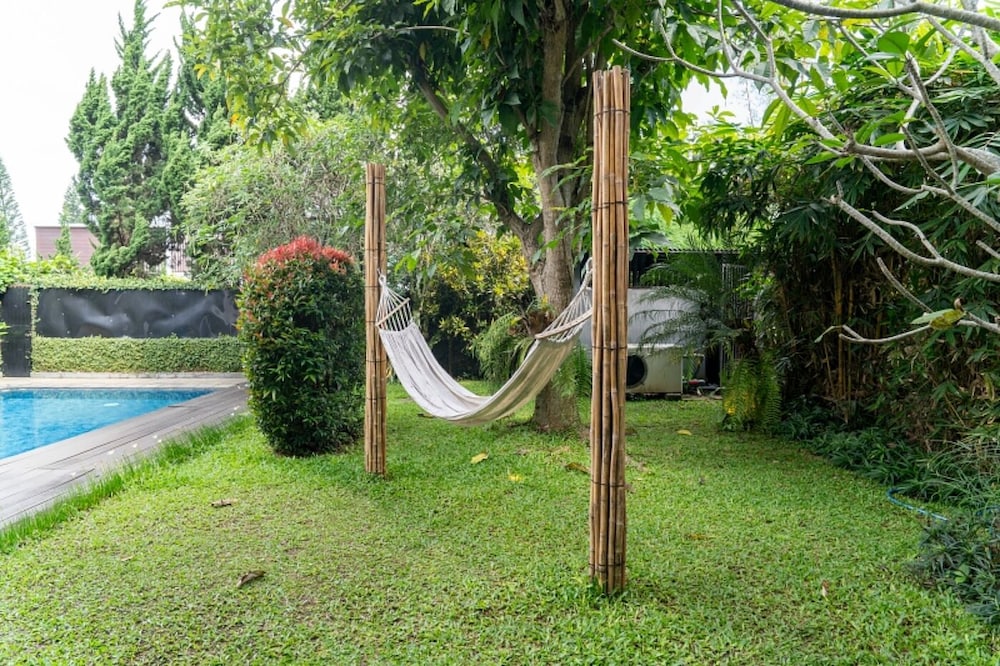 Breeze Blows City View 5 Br Heated Pool and a Billiard