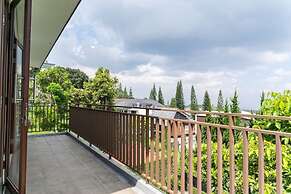 Breeze Blows City View 5 Br Heated Pool and a Billiard