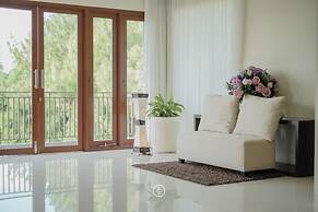 BreezeBlows City View 5BR with Pool + Familly Room