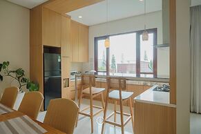 BreezeBlows City View 5BR with Pool + Familly Room