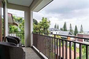 Breeze Blows City View 5 Br Heated Pool and a Billiard