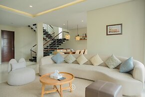 BreezeBlows City View 5BR with Pool + Familly Room