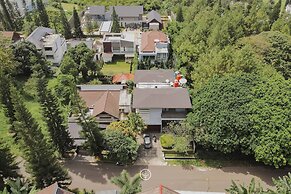 BreezeBlows City View 5BR with Pool + Familly Room