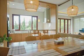 BreezeBlows City View 5BR with Pool + Familly Room