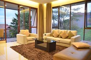 Ohara City View 5BR Villa with a Private Pool