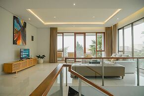 Ohara City View 5BR Villa with a Private Pool