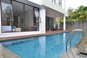 Ohara City View 5BR Villa with a Private Pool