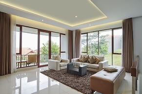 Ohara City View 5BR Villa with a Private Pool