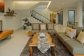 Ohara City View 5BR Villa with a Private Pool