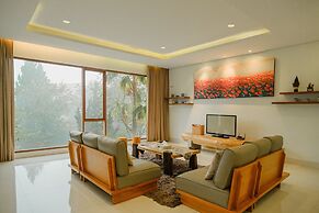 Ohara City View 5BR Villa with a Private Pool