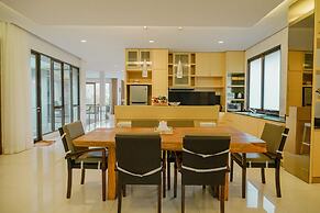 Ohara City View 5BR Villa with a Private Pool