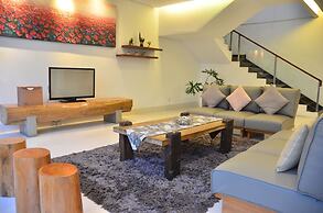 Ohara City View 5BR Villa with a Private Pool