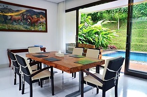 Ohara City View 5BR Villa with a Private Pool