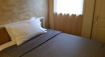 A Voyageur's Guest House