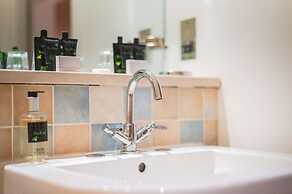 Highland Apartments By Mansley