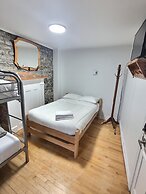 Auberge de la Paix - Hostel