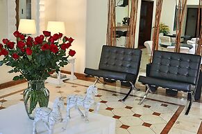 Cora 96 Street Apartments