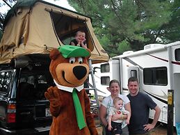 Yogi Bear's Jellystone Park Camp-Resort Wisconsin Dells