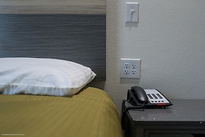 Texas Bungalows Hotel & Hotel Que at Lakeline Austin Cedar Park