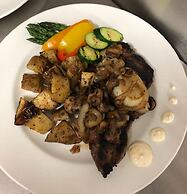 Westwind Inn on the Lake