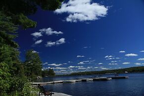 Westwind Inn on the Lake