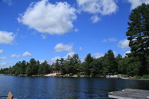 Westwind Inn on the Lake