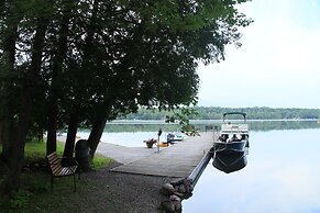 Westwind Inn on the Lake