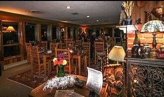 Westwind Inn on the Lake